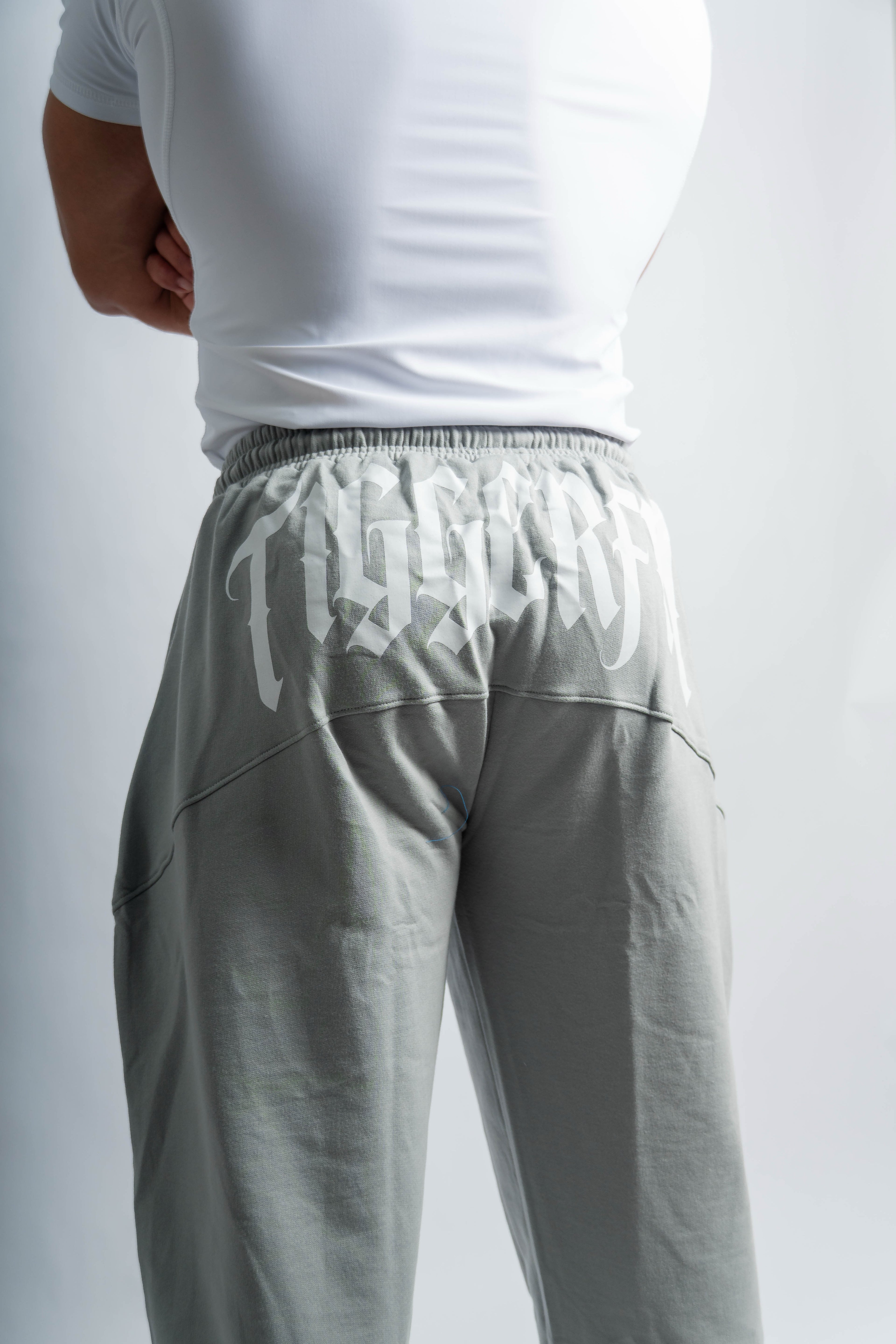BAGGY JOGGER GOTHIC - GRIS