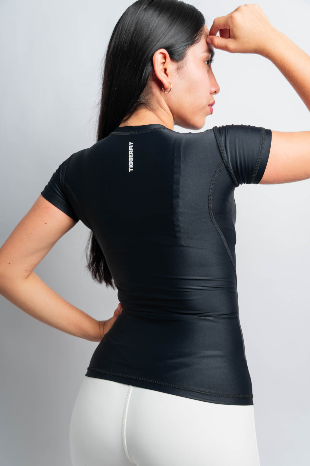 POLO COMPRESOR ARMOR - NEGRO
